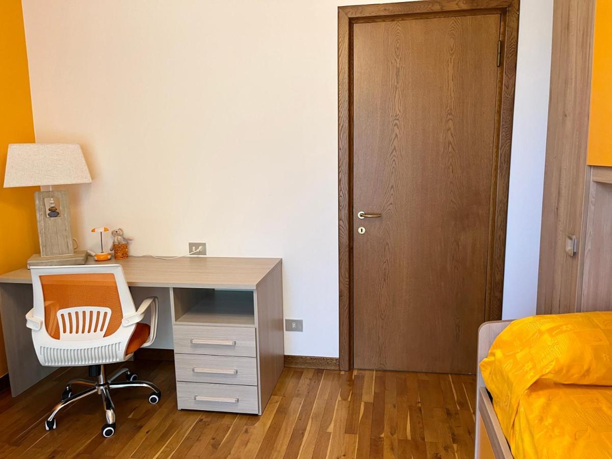 Lukas Home Con Il Cuore Appartamento 3 Camere Al Piano Terra E Appartamento 1 Camera In Taverna Merone Εξωτερικό φωτογραφία