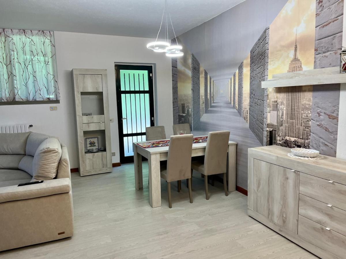 Lukas Home Con Il Cuore Appartamento 3 Camere Al Piano Terra E Appartamento 1 Camera In Taverna Merone Εξωτερικό φωτογραφία