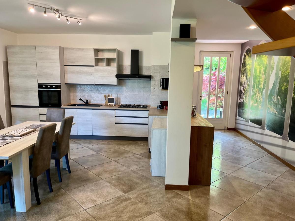 Lukas Home Con Il Cuore Appartamento 3 Camere Al Piano Terra E Appartamento 1 Camera In Taverna Merone Εξωτερικό φωτογραφία