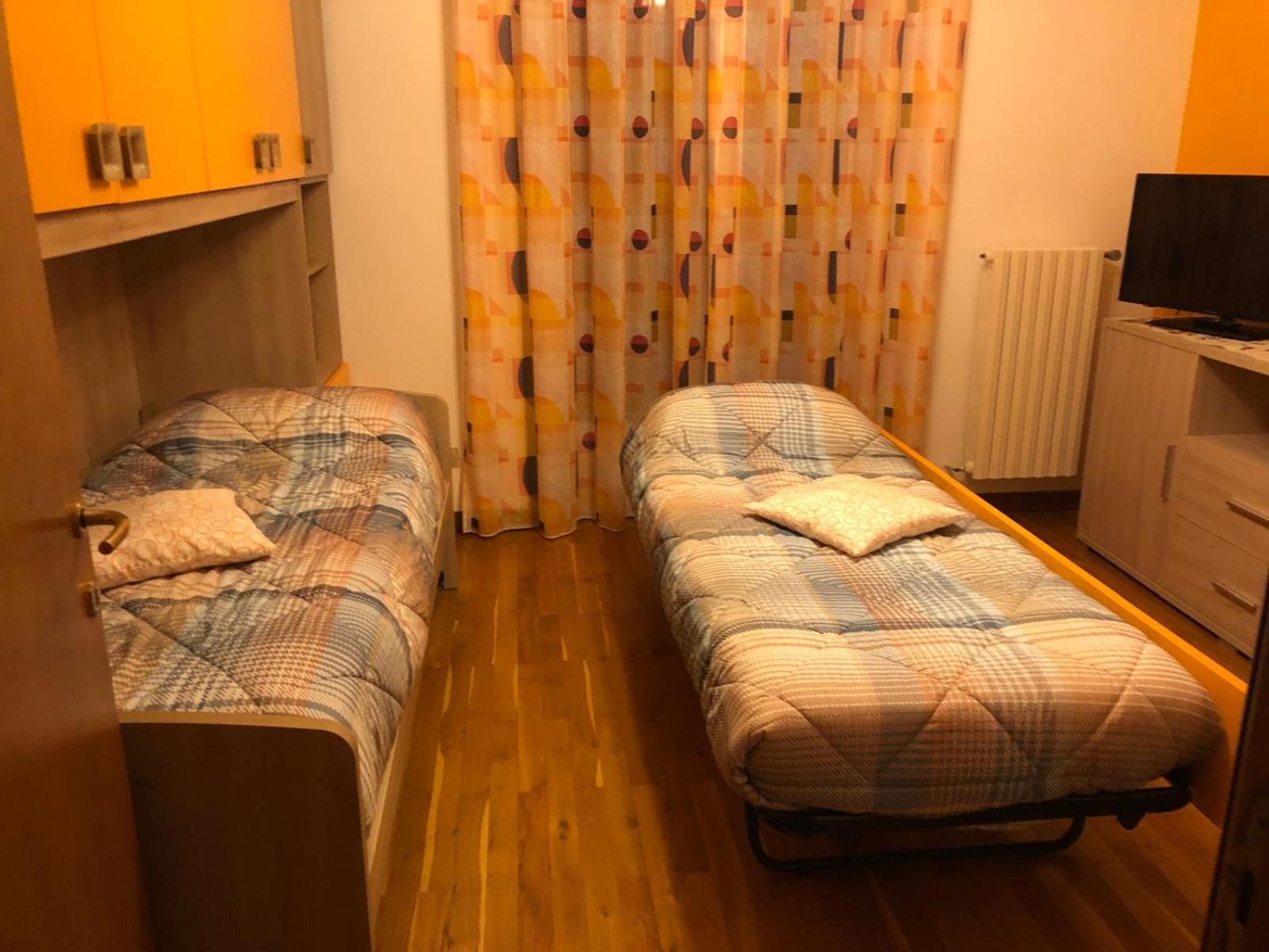 Lukas Home Con Il Cuore Appartamento 3 Camere Al Piano Terra E Appartamento 1 Camera In Taverna Merone Εξωτερικό φωτογραφία